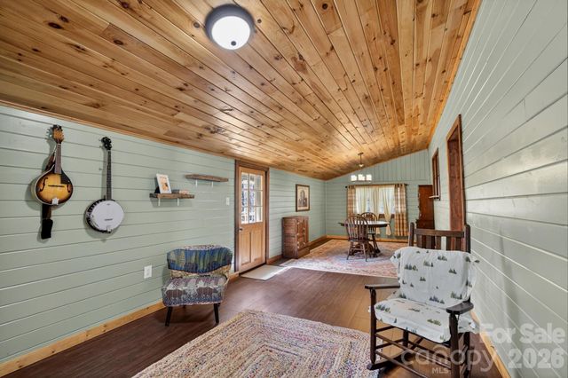 3860 Dixon Hill Place, Lenoir, NC 28645