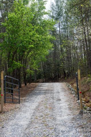 3860 Dixon Hill Place, Lenoir, NC 28645