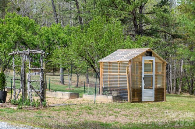 3860 Dixon Hill Place, Lenoir, NC 28645