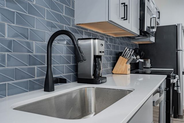 601 N Ewing Avenue 107, Dallas, TX 75203