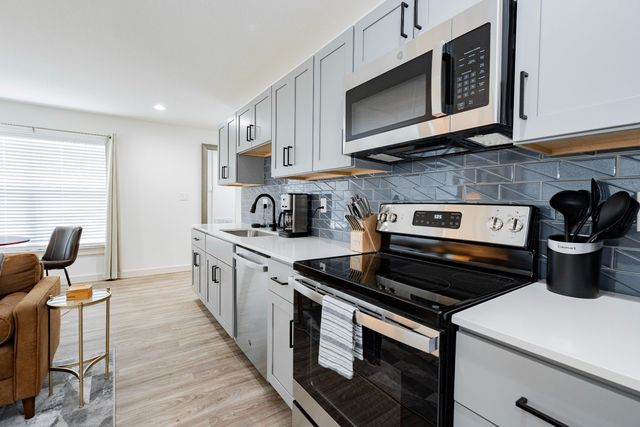 601 N Ewing Avenue 107, Dallas, TX 75203