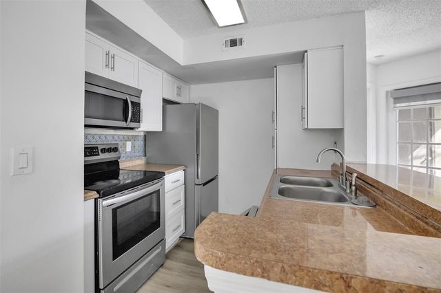 413 FOUNTAINHEAD CIRCLE 132, Kissimmee, FL 34741