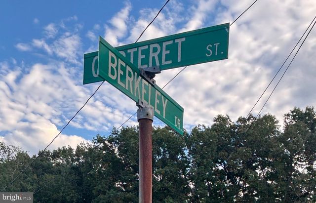 2230 BERKELEY DR, Vineland, NJ 08361