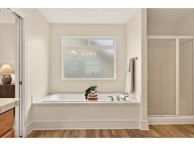 12814 Nw BAYONNE Ln, Portland, OR 97229