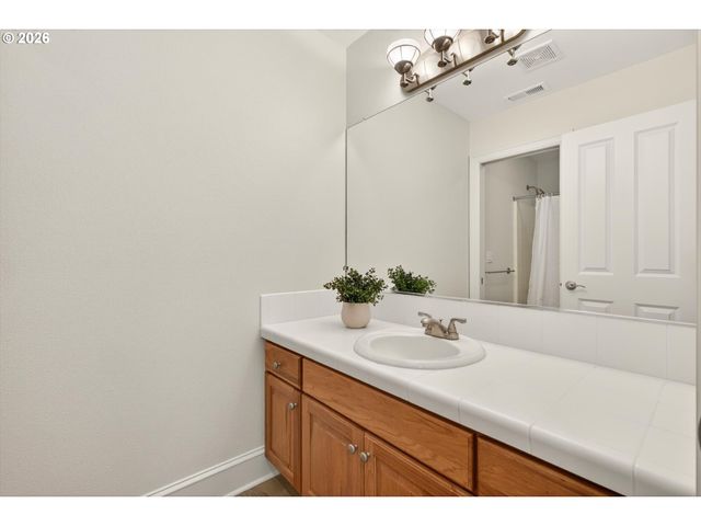 12814 Nw BAYONNE Ln, Portland, OR 97229