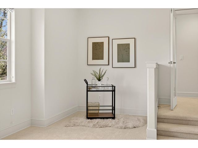 12814 Nw BAYONNE Ln, Portland, OR 97229