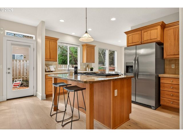 12814 Nw BAYONNE Ln, Portland, OR 97229