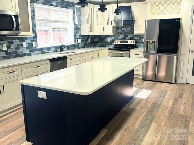 9310 Chastain Walk Drive, Charlotte, NC 28216