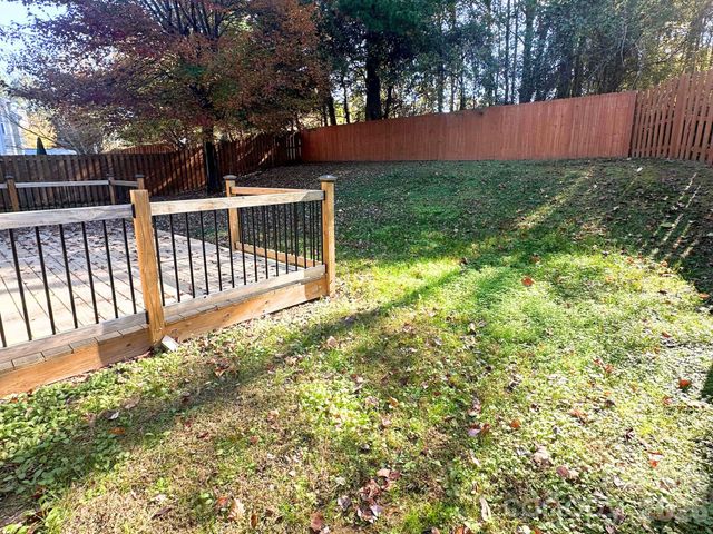 9310 Chastain Walk Drive, Charlotte, NC 28216