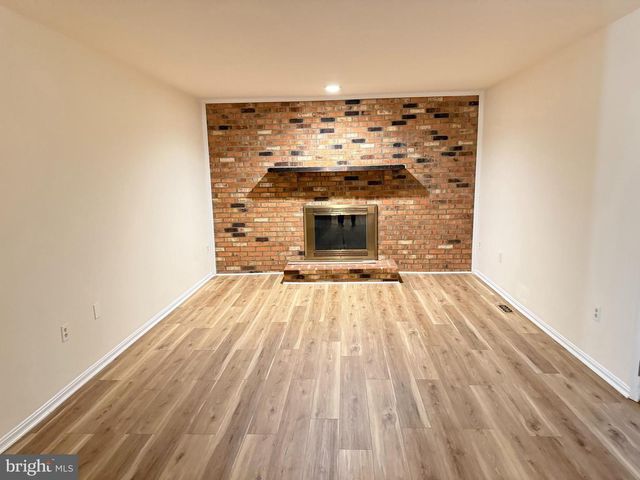 15998 COVE LN, Dumfries, VA 22025
