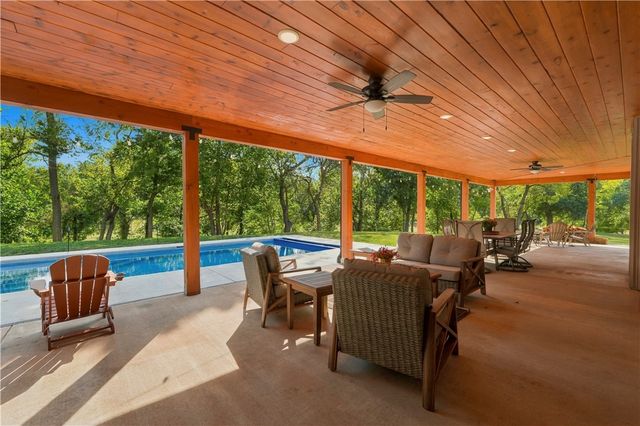 8800 Fred Austin Road, Decatur, AR 72722