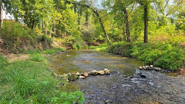8800 Fred Austin Road, Decatur, AR 72722