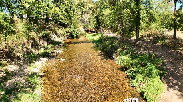 8800 Fred Austin Road, Decatur, AR 72722