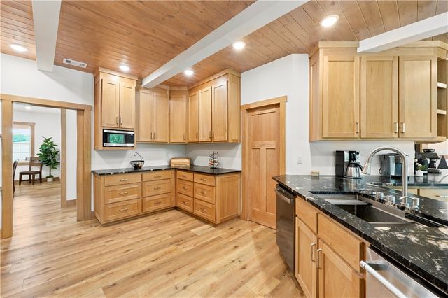 8800 Fred Austin Road, Decatur, AR 72722