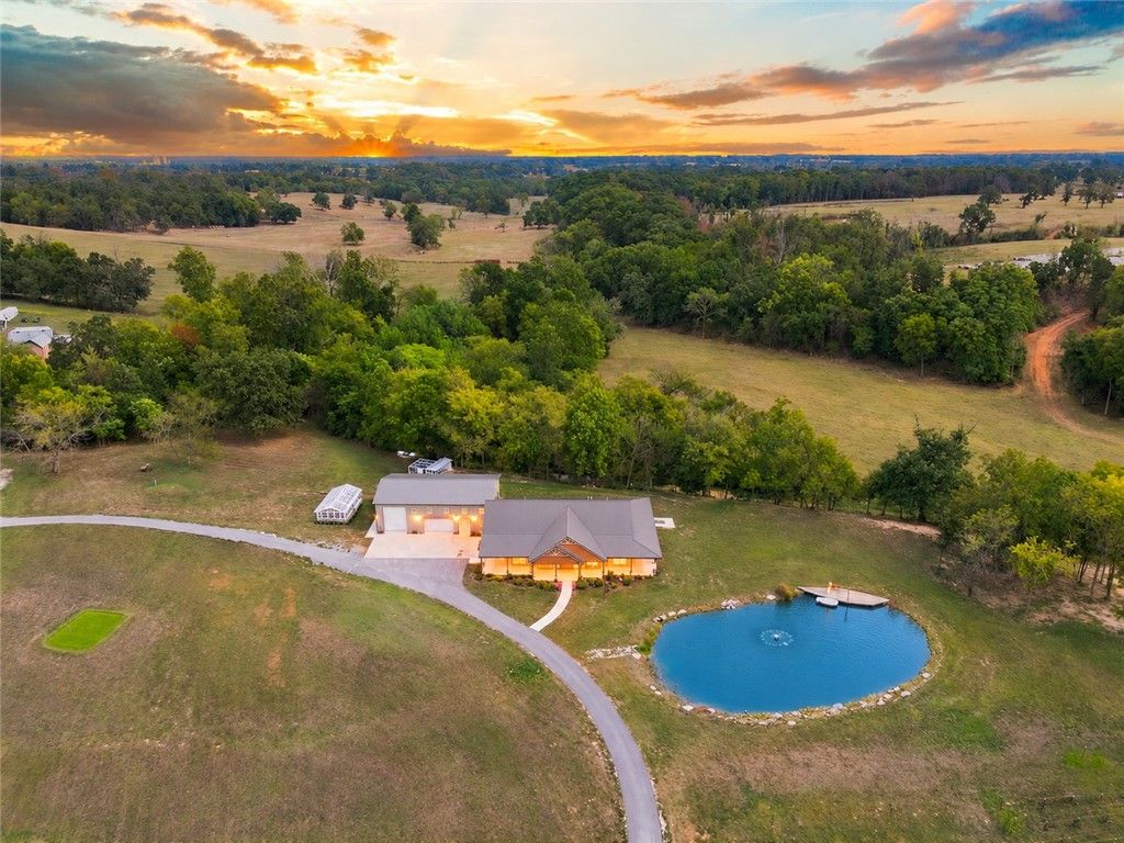 8800 Fred Austin Road, Decatur, AR 72722