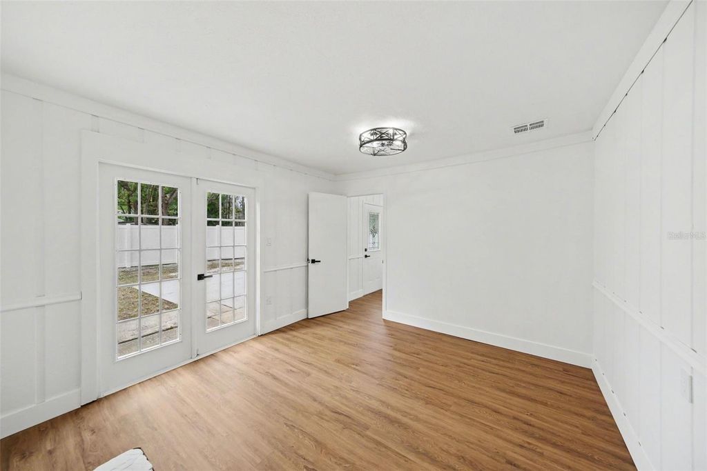 Image 12 of property listing at 2318 CARROLL PLACE, Tampa, FL 33612