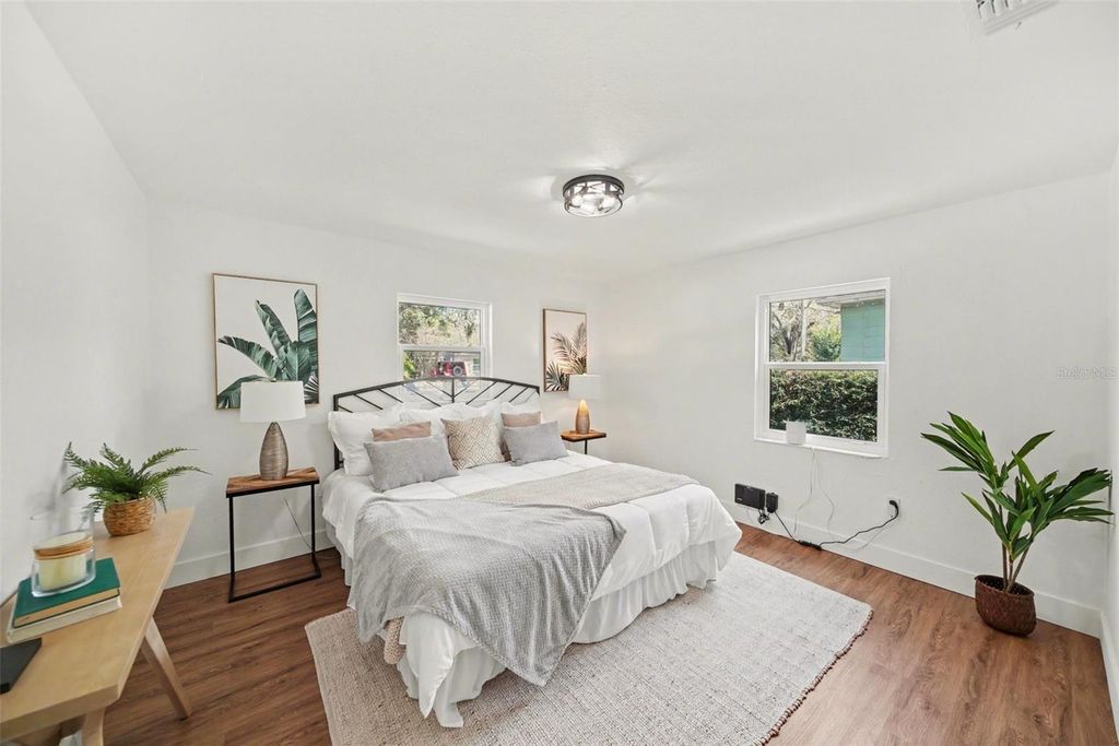 Image 8 of property listing at 2318 CARROLL PLACE, Tampa, FL 33612