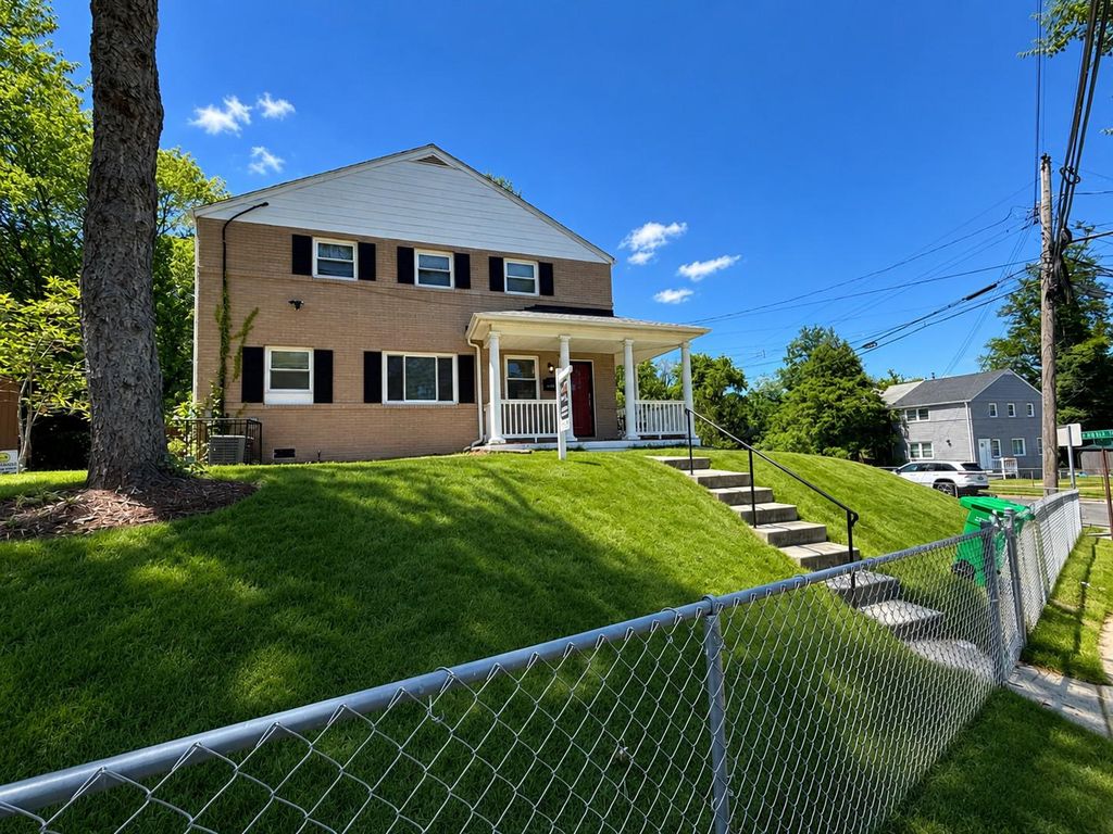 4631 DOWELL LN, Suitland, MD 20746