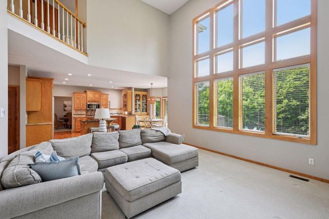 8800 Horizon Ridge, Victoria, MN 55386