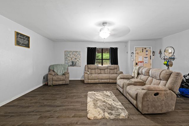 188 Lee Rd, Kilgore, TX 75662