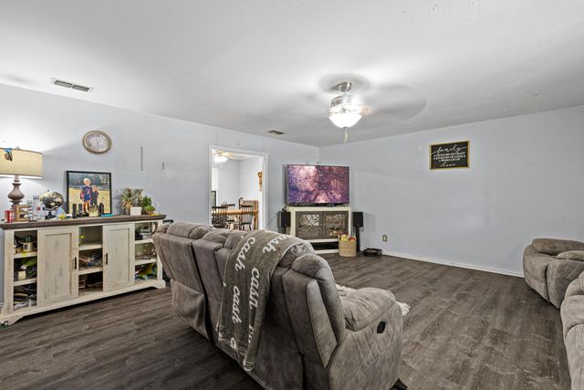 188 Lee Rd, Kilgore, TX 75662