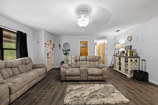 188 Lee Rd, Kilgore, TX 75662