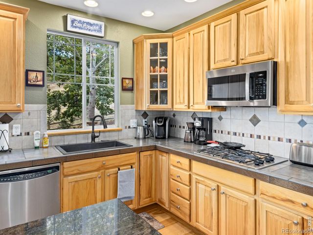 127 Eagle Valley Drive, Lyons, CO 80540
