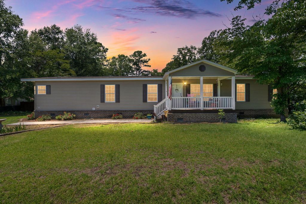 215 Hines Drive, Bonneau, SC 29431