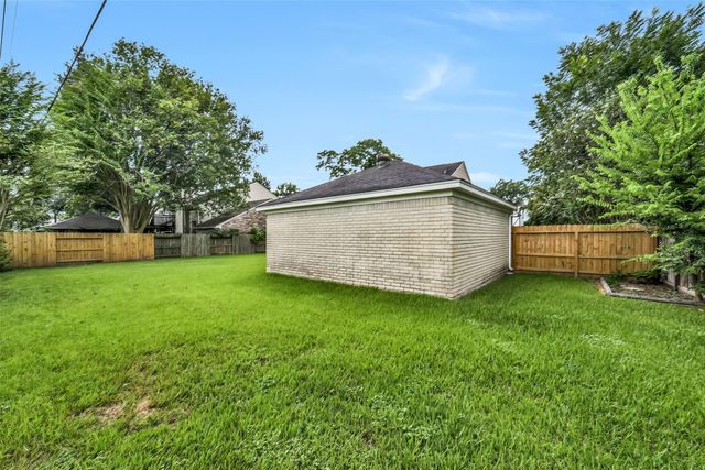 8930 Crazy Horse Trail, Houston, TX 77064