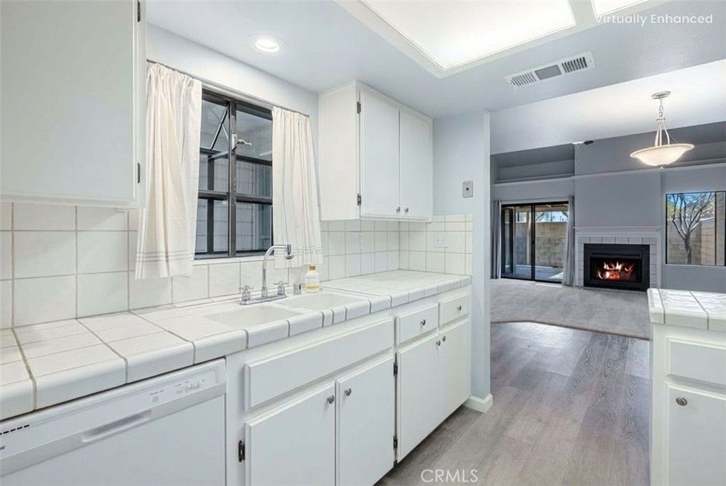 Image 7 of property listing at 474 E Alluvial 174, Fresno, CA 93720