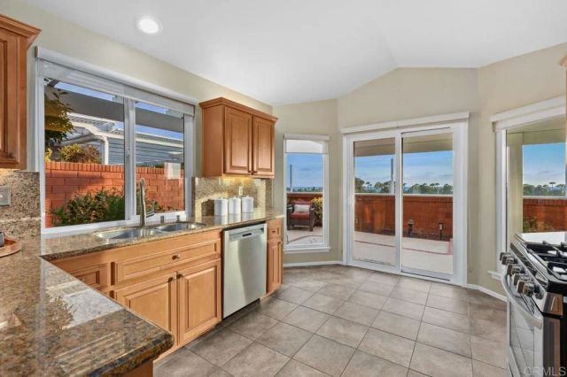 7415 Linden, Carlsbad, CA 92011