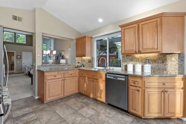 7415 Linden, Carlsbad, CA 92011