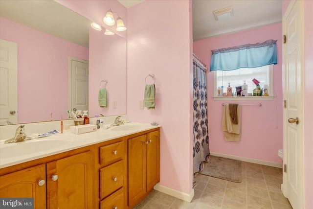 345 TORREY PINES DR, Mount Wolf, PA 17347