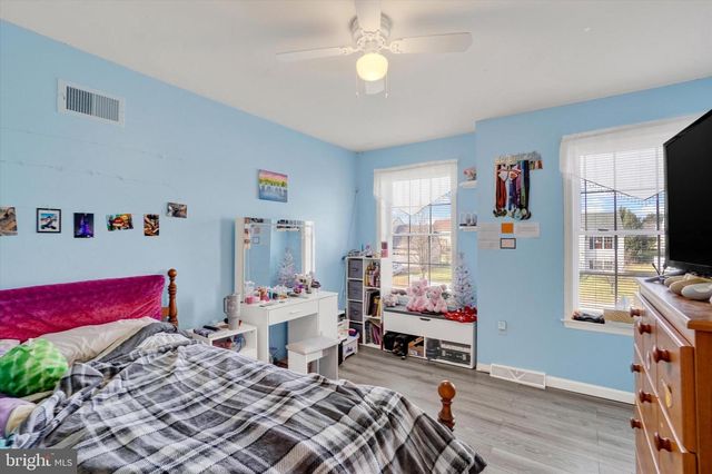 345 TORREY PINES DR, Mount Wolf, PA 17347