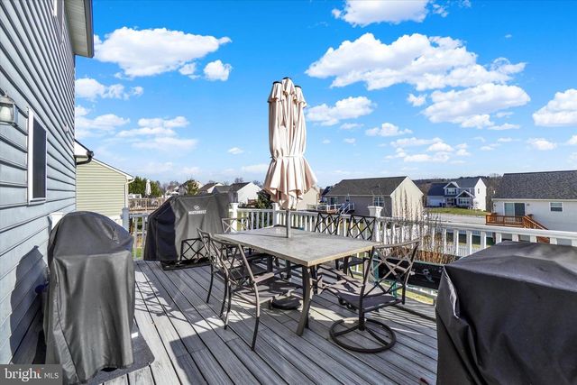 345 TORREY PINES DR, Mount Wolf, PA 17347