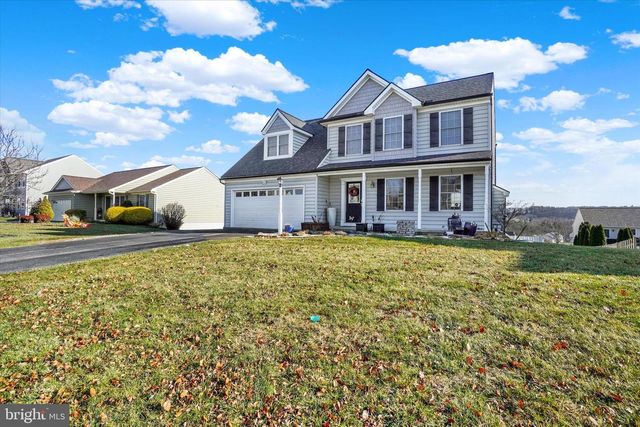 345 TORREY PINES DR, Mount Wolf, PA 17347