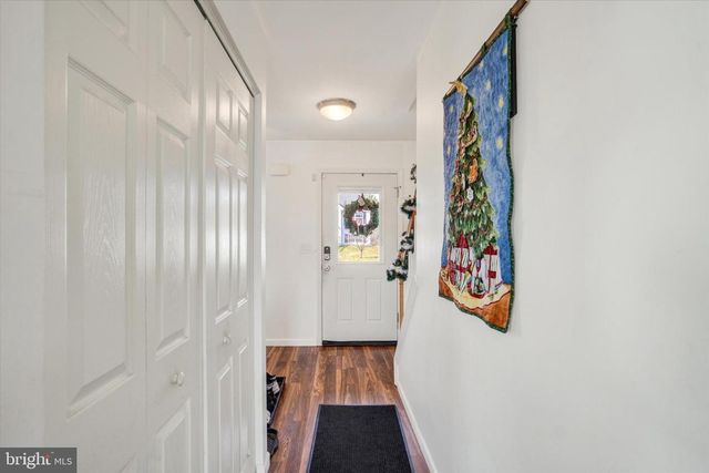 345 TORREY PINES DR, Mount Wolf, PA 17347