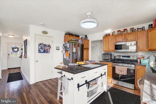 345 TORREY PINES DR, Mount Wolf, PA 17347