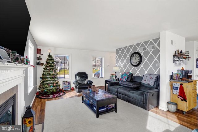 345 TORREY PINES DR, Mount Wolf, PA 17347