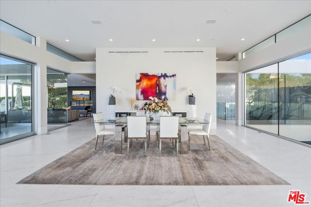 Image 10 of property listing at 1620 Carla, Beverly Hills, CA 90210