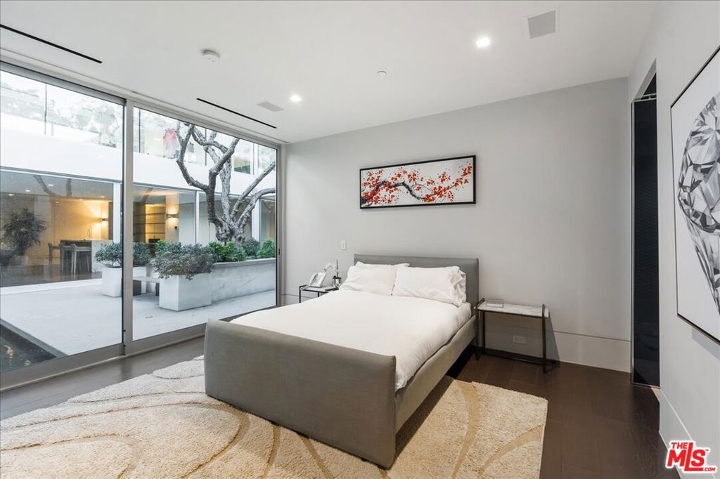Image 27 of property listing at 1620 Carla, Beverly Hills, CA 90210