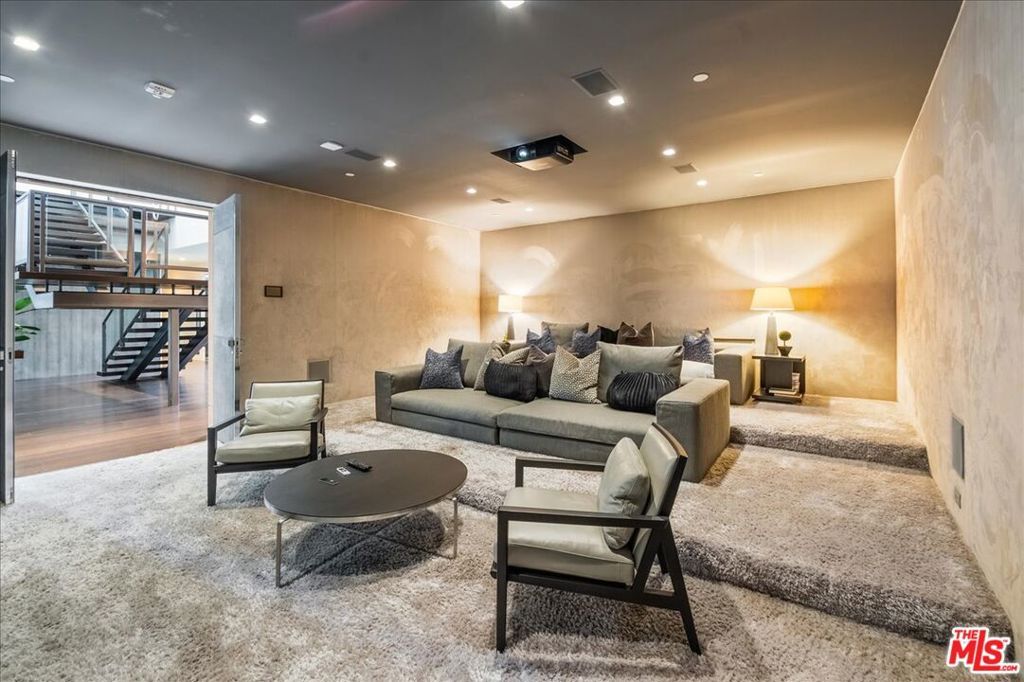 Image 28 of property listing at 1620 Carla, Beverly Hills, CA 90210