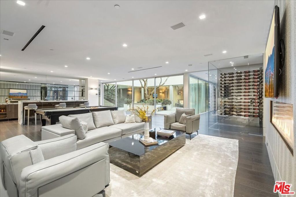Image 33 of property listing at 1620 Carla, Beverly Hills, CA 90210