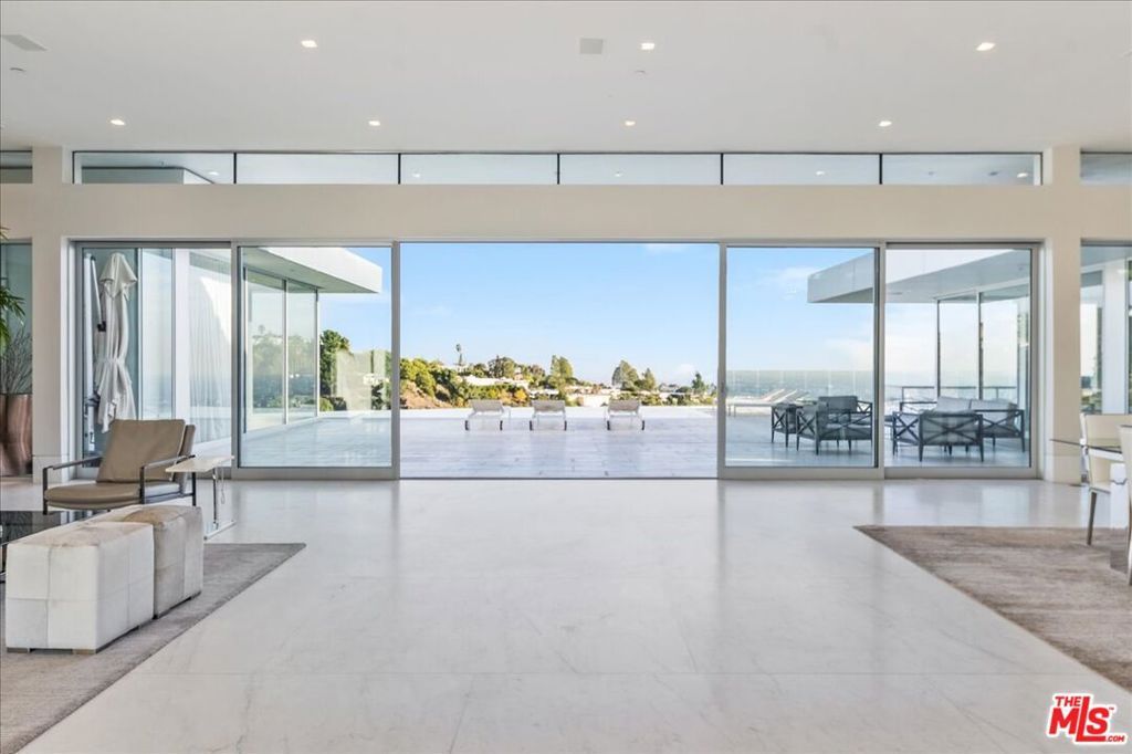 Image 8 of property listing at 1620 Carla, Beverly Hills, CA 90210
