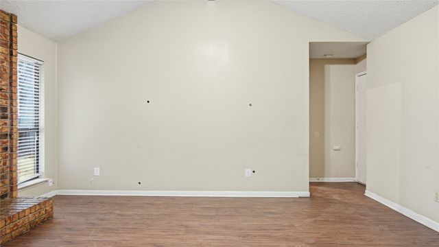 325 Juniper Drive, Arlington, TX 76018