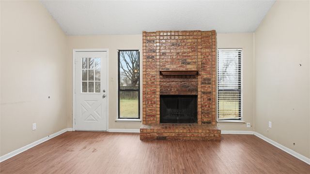 325 Juniper Drive, Arlington, TX 76018