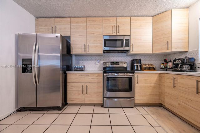 4524 SW 54th Street 501W, Dania Beach, FL 33314