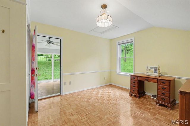 4120 Charbonier Road, Florissant, MO 63031