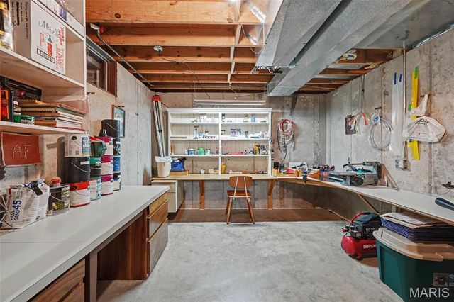 4120 Charbonier Road, Florissant, MO 63031