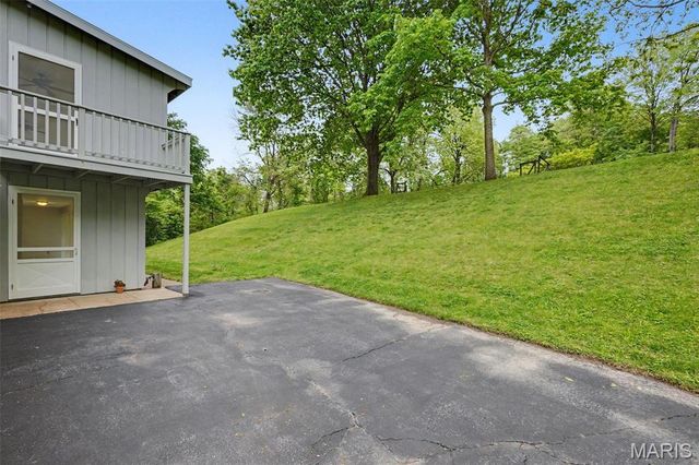 4120 Charbonier Road, Florissant, MO 63031